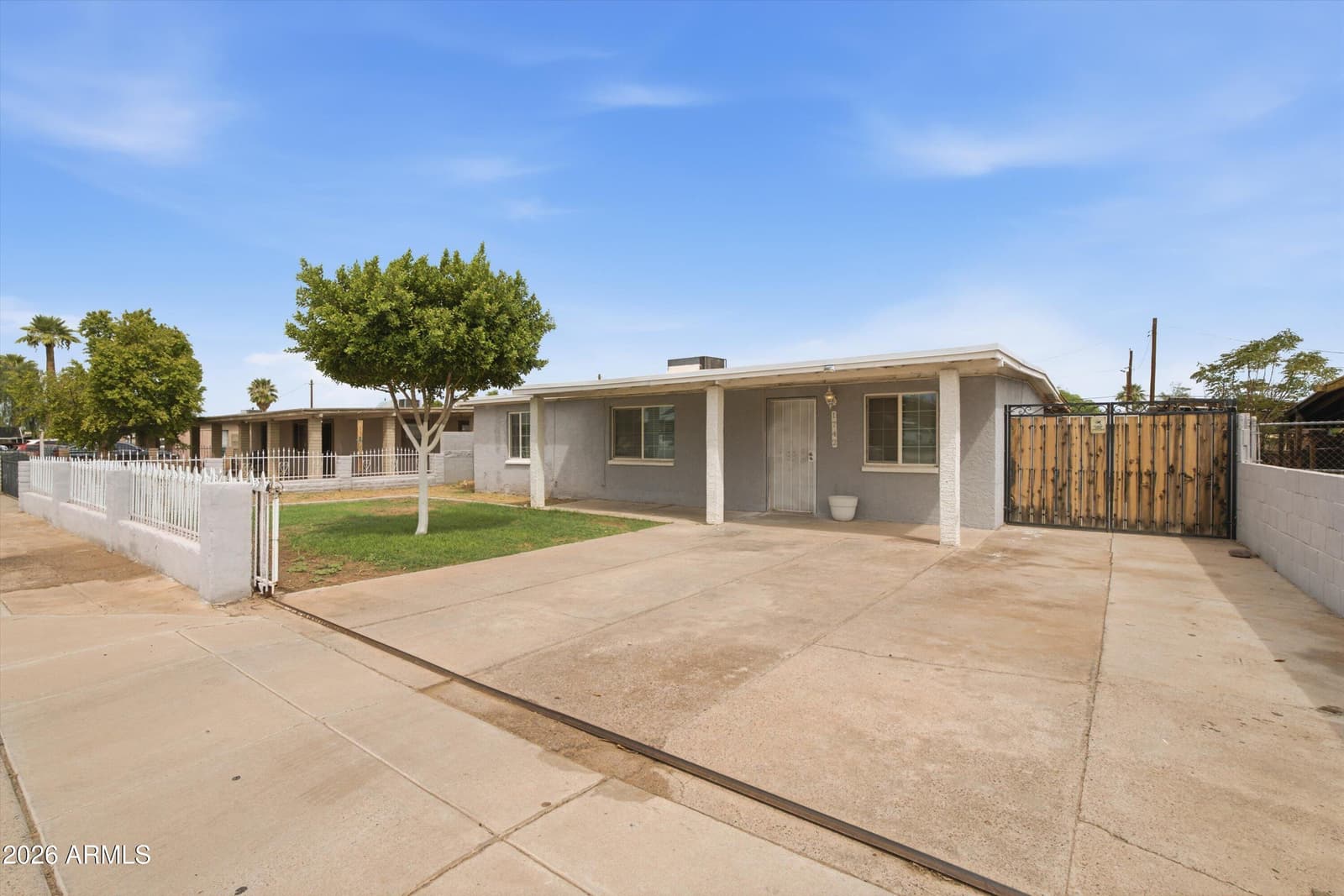 1742 W Roeser Road, Phoenix, AZ 85041 — photo 2 of 19