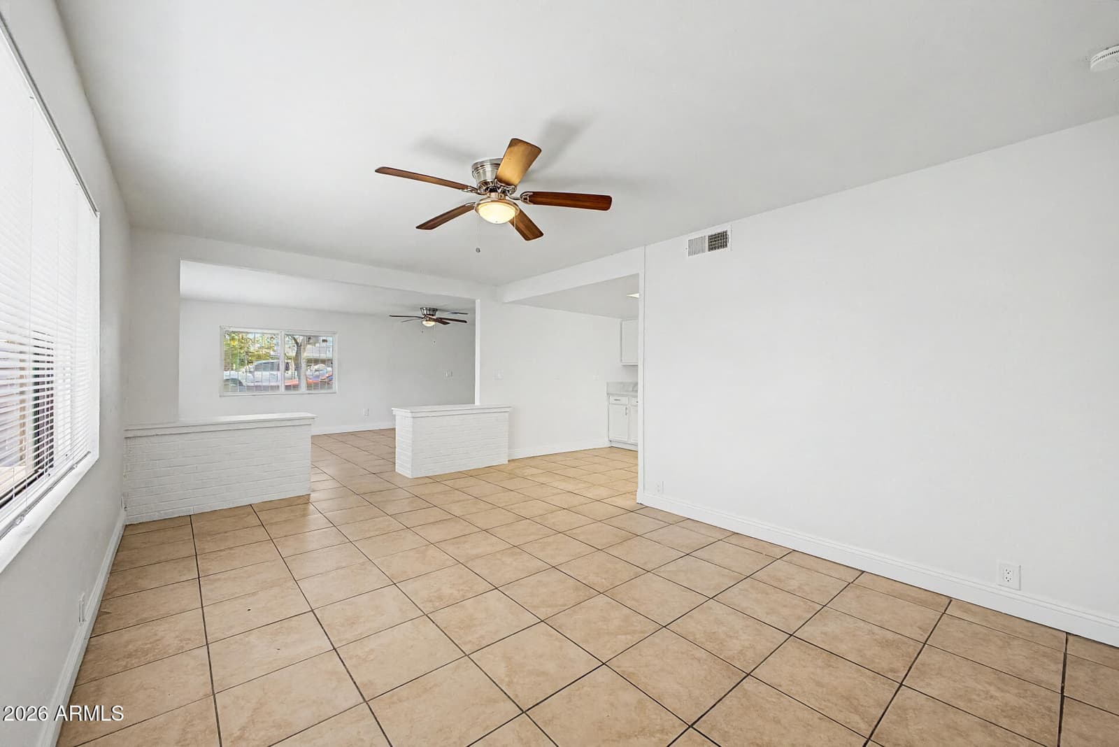1621 N 37th Drive, Phoenix, AZ 85009 — photo 12 of 32