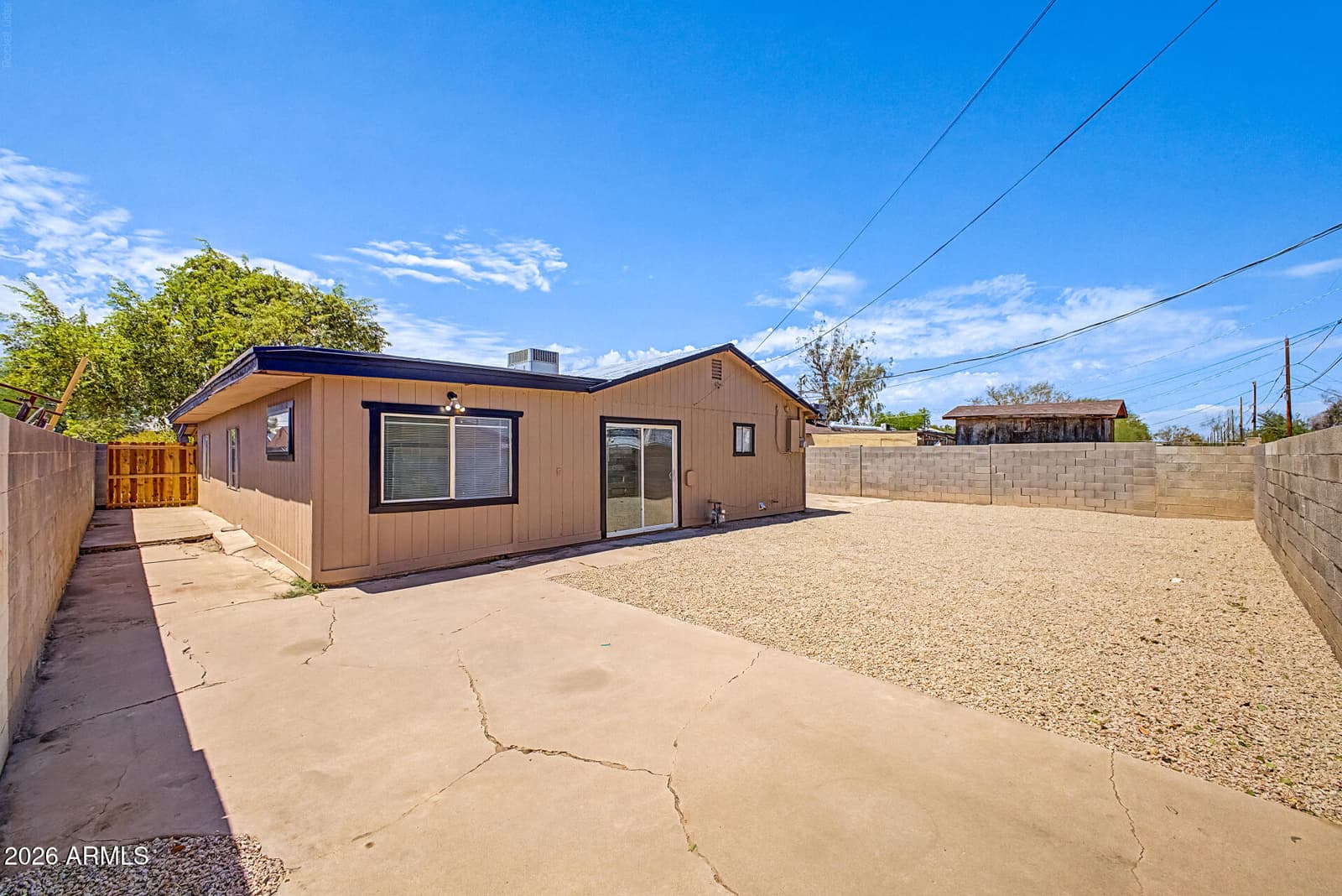 1621 N 37th Drive, Phoenix, AZ 85009 — photo 3 of 32