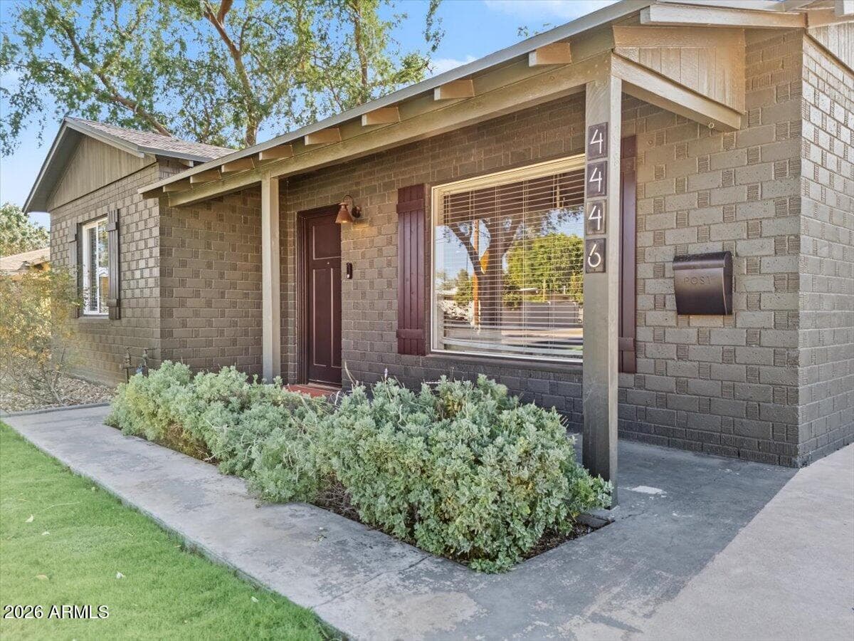 4446 N 33RD Place, Phoenix, AZ 85018