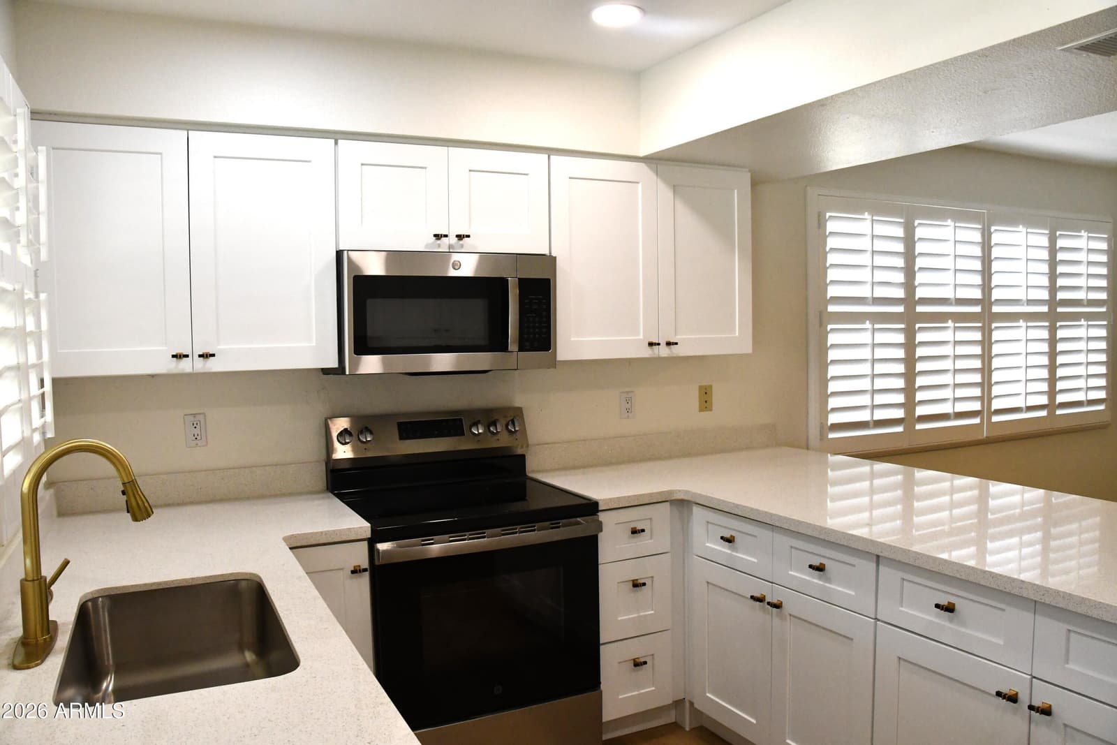 5622 W Grovers Avenue, Glendale, AZ 85308 — photo 4 of 26