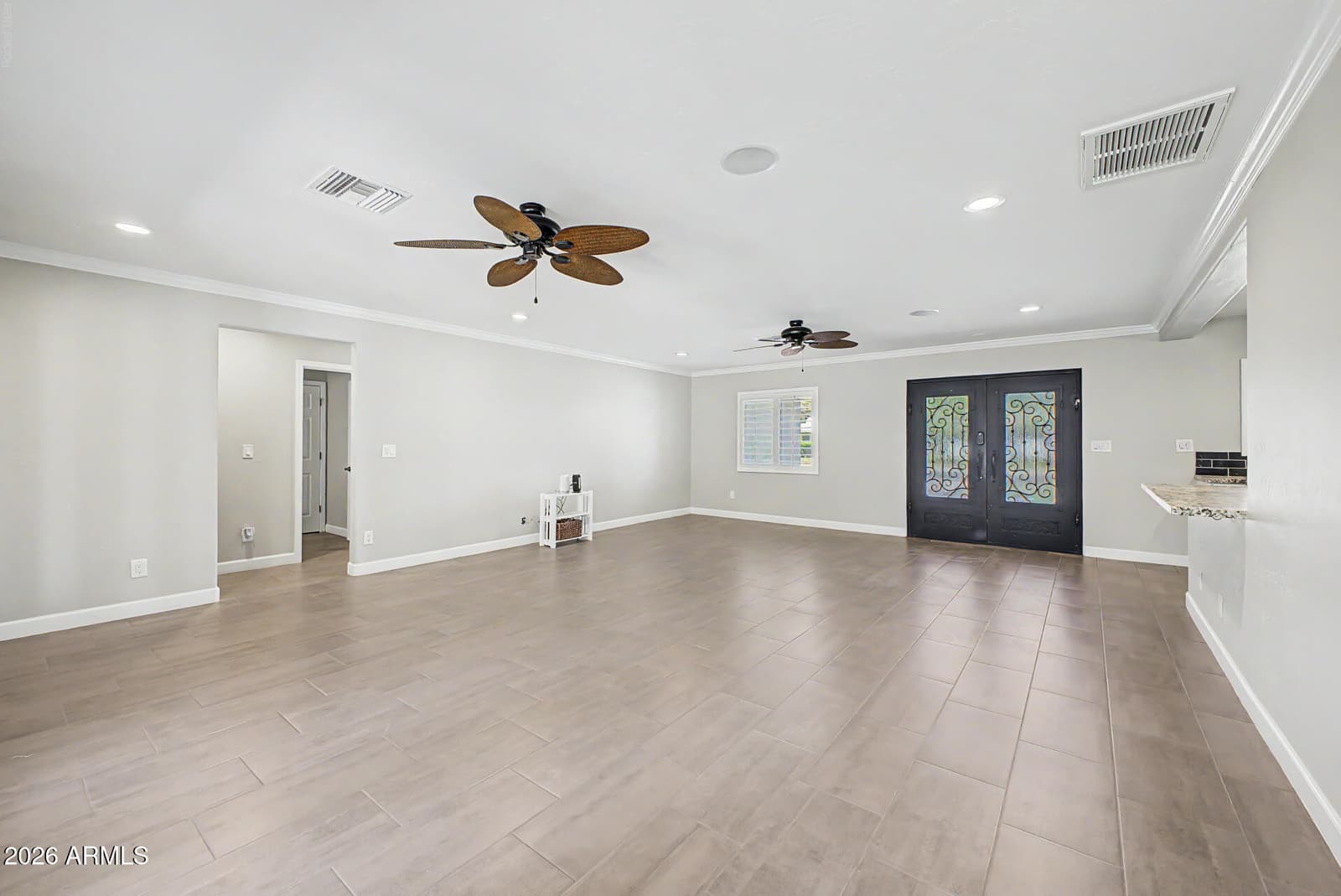 1011 W Palo Verde Drive, Phoenix, AZ 85013 — photo 5 of 39