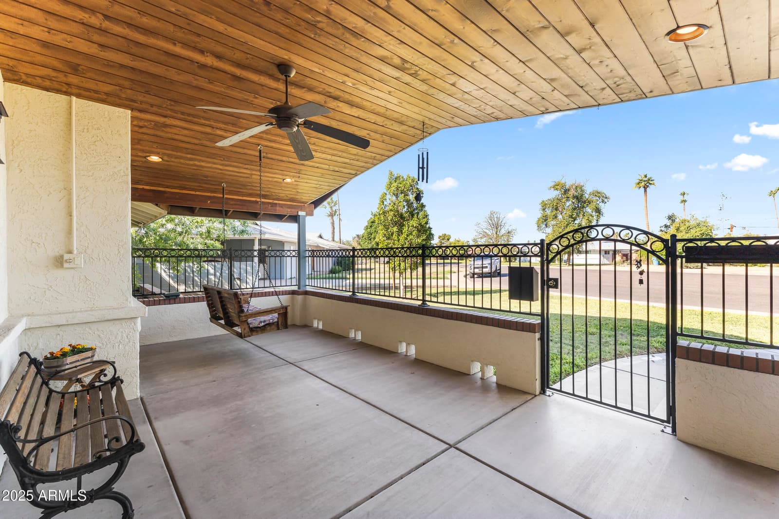 2047 W Cambridge Avenue, Phoenix, AZ 85009 — photo 14 of 54