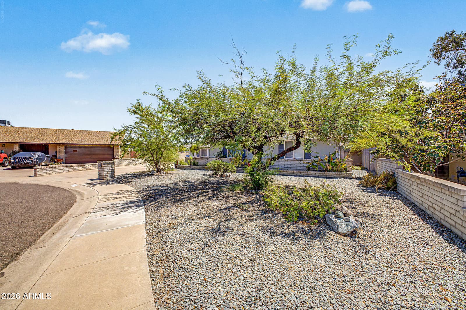 3723 W Cochise Drive, Phoenix, AZ 85051 — photo 5 of 37