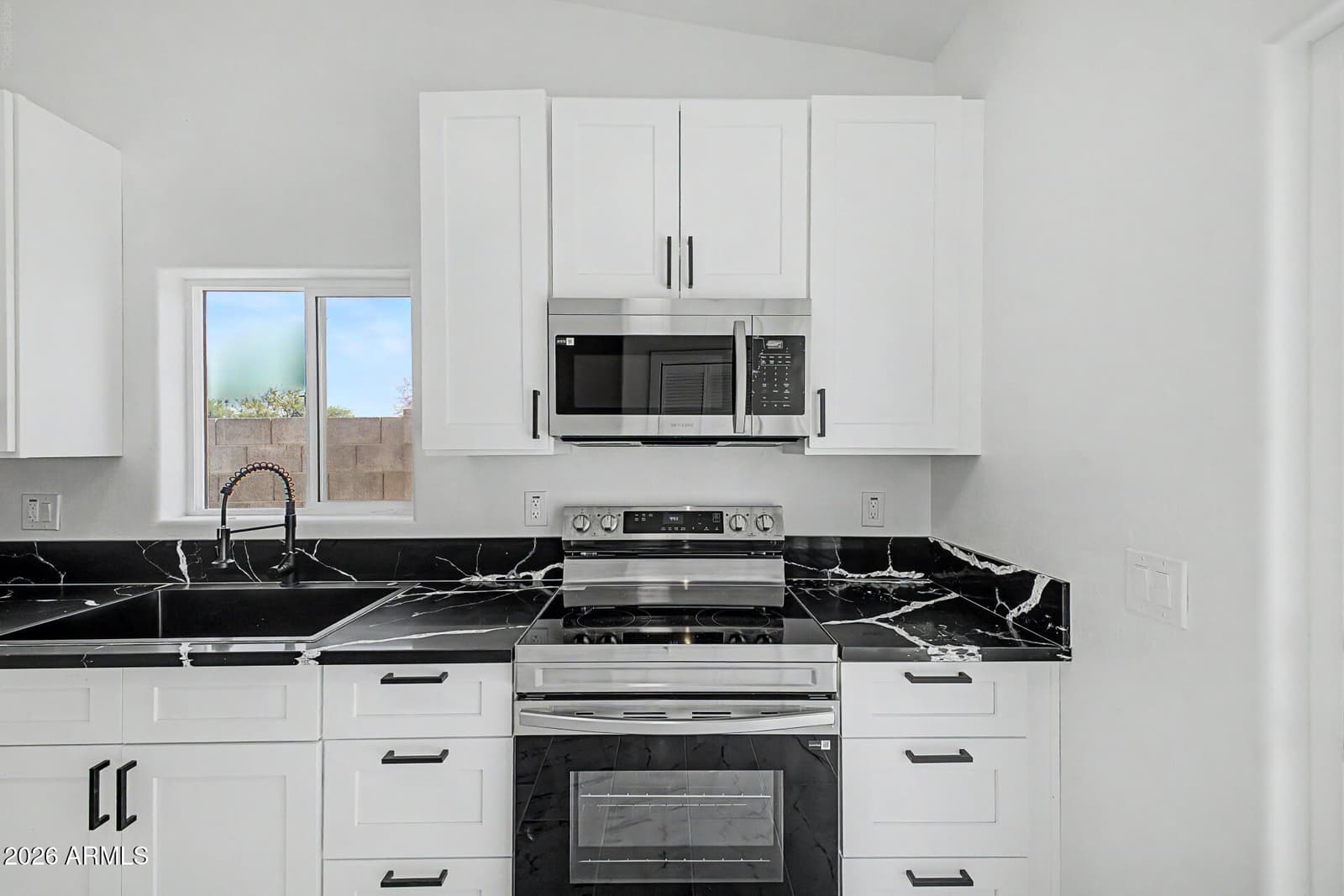 3235 W Vaquero Drive, Eloy, AZ 85131 — photo 5 of 28