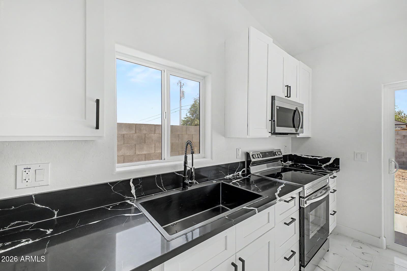 3235 W Vaquero Drive, Eloy, AZ 85131 — photo 4 of 28