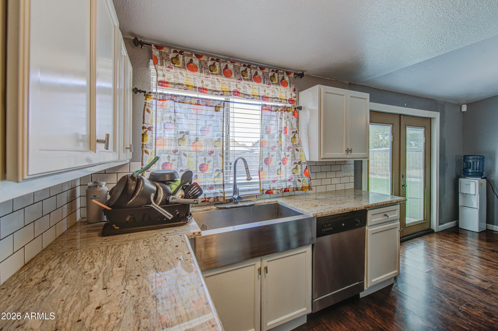 3642 N 72nd Drive, Phoenix, AZ 85033 — photo 7 of 42