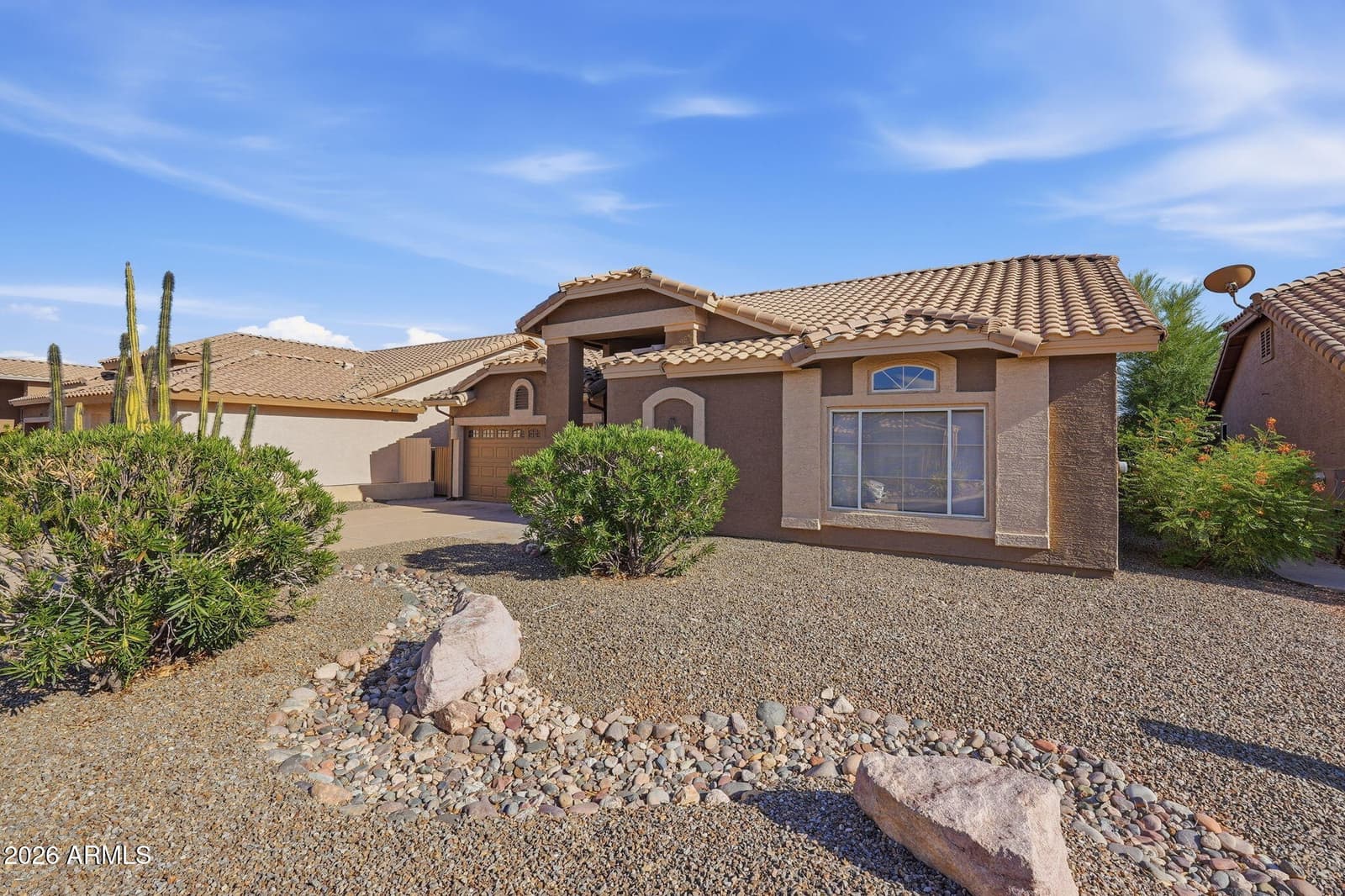 8527 E Saguaro Blossom Road, Gold Canyon, AZ 85118 — photo 4 of 45
