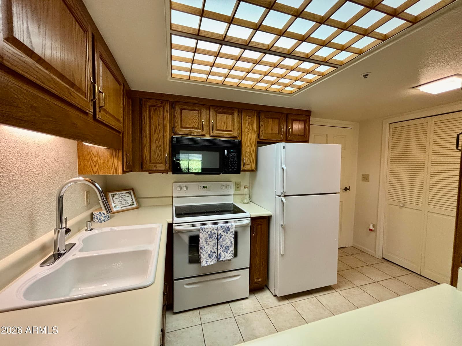 10330 W Thunderbird Boulevard A316, Sun City, AZ 85351 — photo 8 of 27