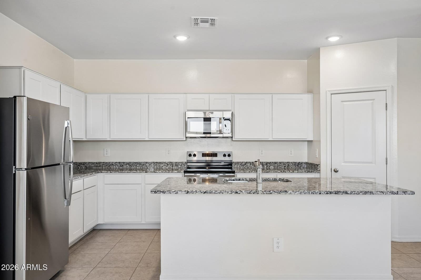2412 E Equine Drive, San Tan Valley, AZ 85140 — photo 15 of 46