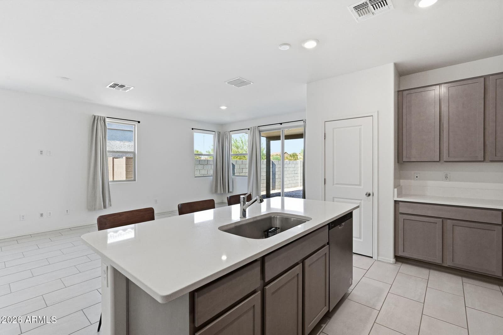 3807 S 83rd Drive, Tolleson, AZ 85353 — photo 8 of 29