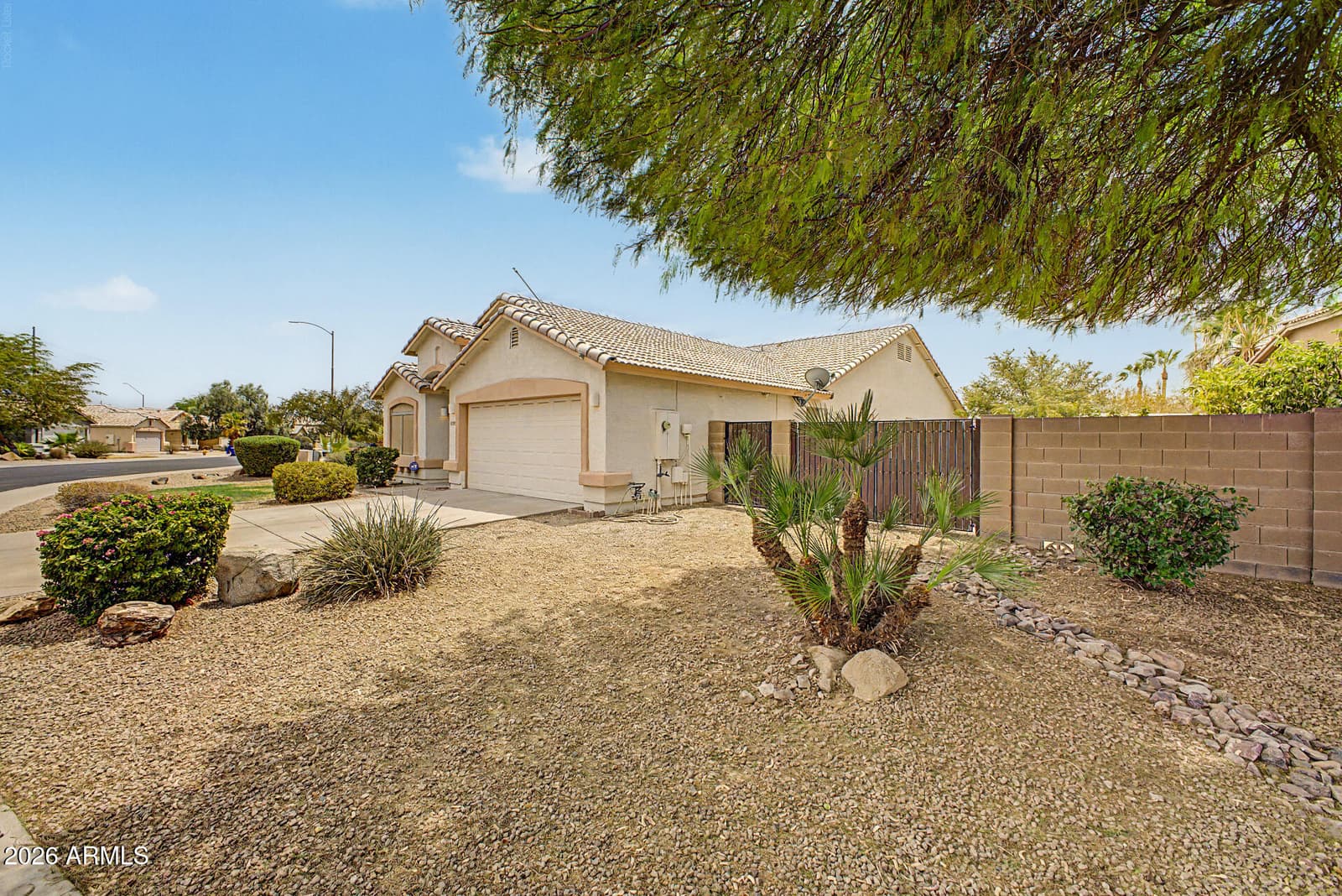 12589 W Amelia Avenue, Avondale, AZ 85392 — photo 3 of 25