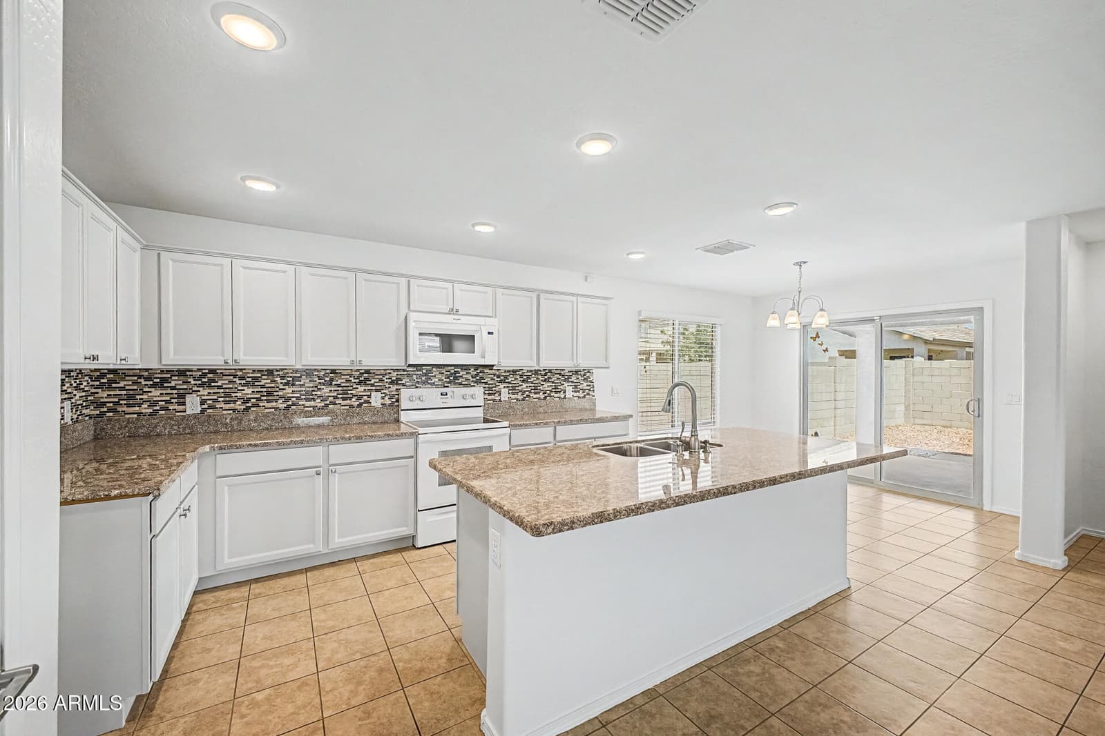 726 W Jardin Drive, Casa Grande, AZ 85122 — photo 13 of 41