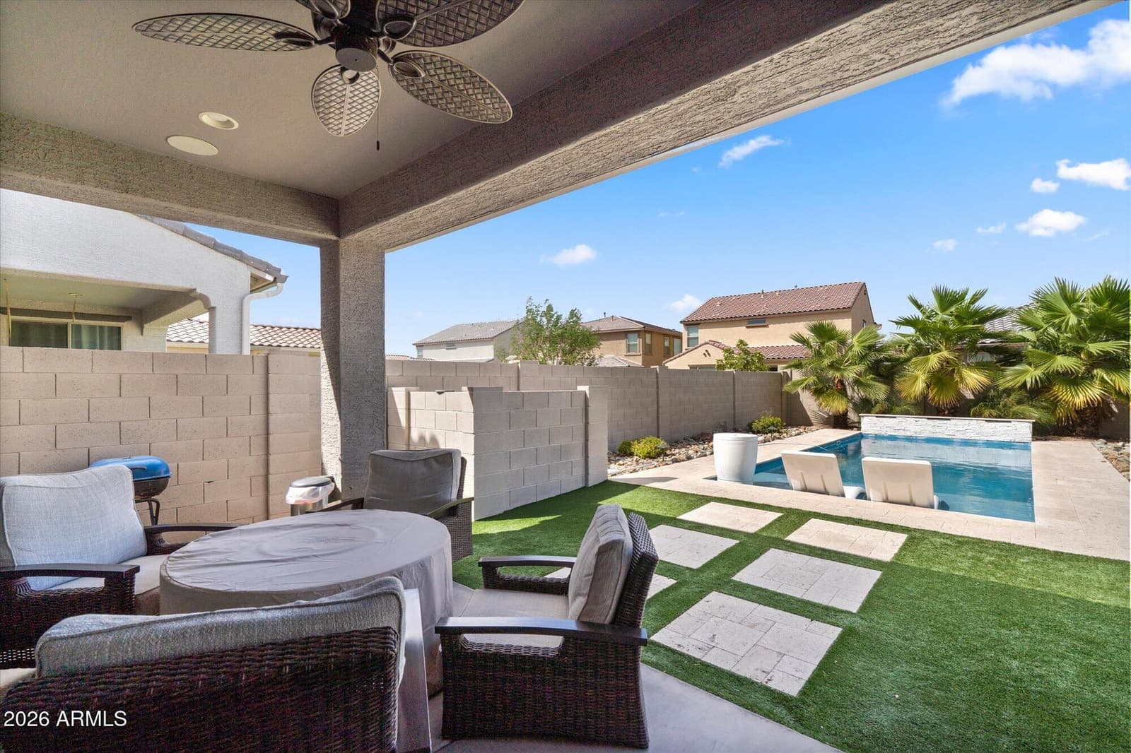8754 W San Juan Avenue, Glendale, AZ 85305 — photo 4 of 34