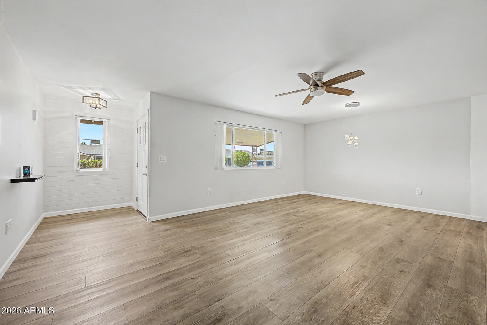 10002 W Desert Hills Drive, Sun City, AZ 85351 — photo 10 of 38