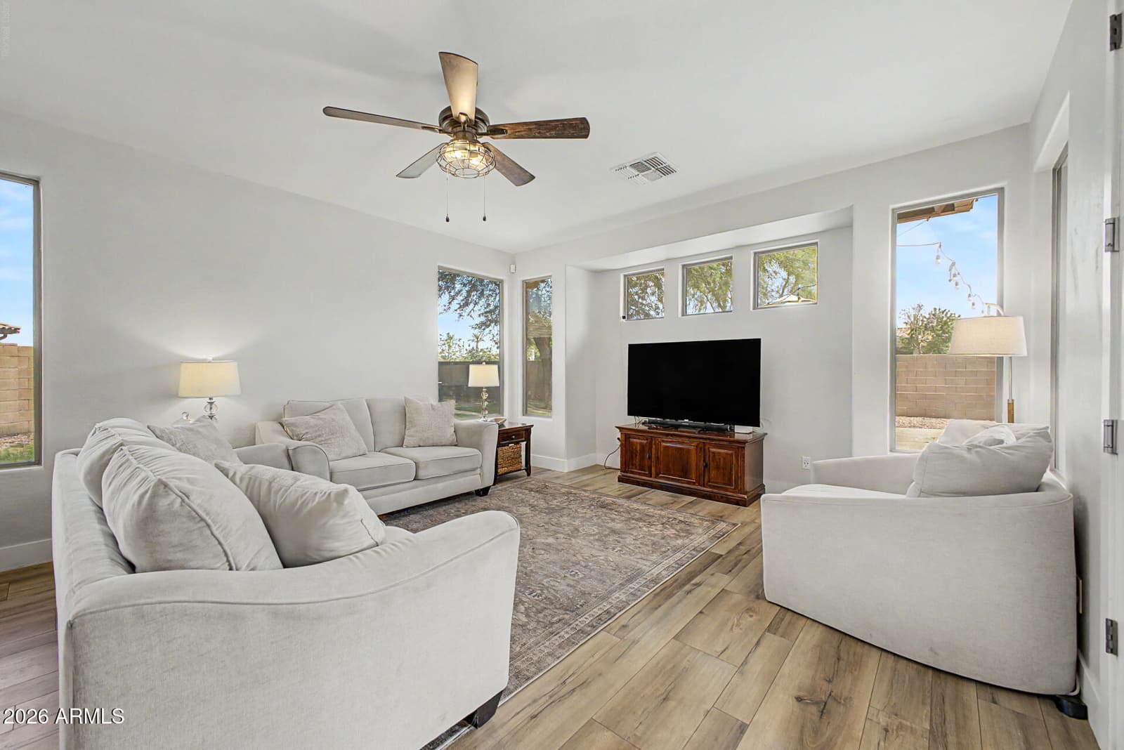 3911 E Jaguar Avenue, Gilbert, AZ 85298 — photo 12 of 91