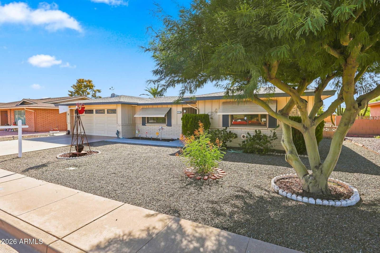 552 S Roanoke, Mesa, AZ 85206 — photo 2 of 43
