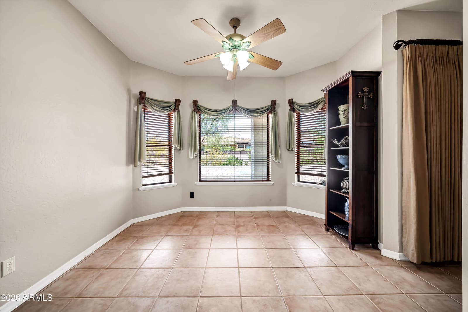 258 W Yearling Road, Phoenix, AZ 85085 — photo 14 of 52