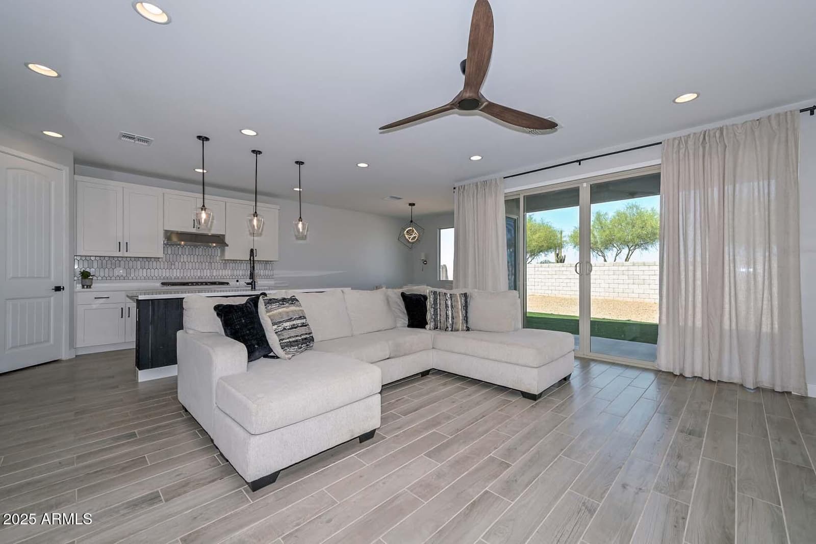 26428 N Thornhill Drive, Peoria, AZ 85383 — photo 3 of 49