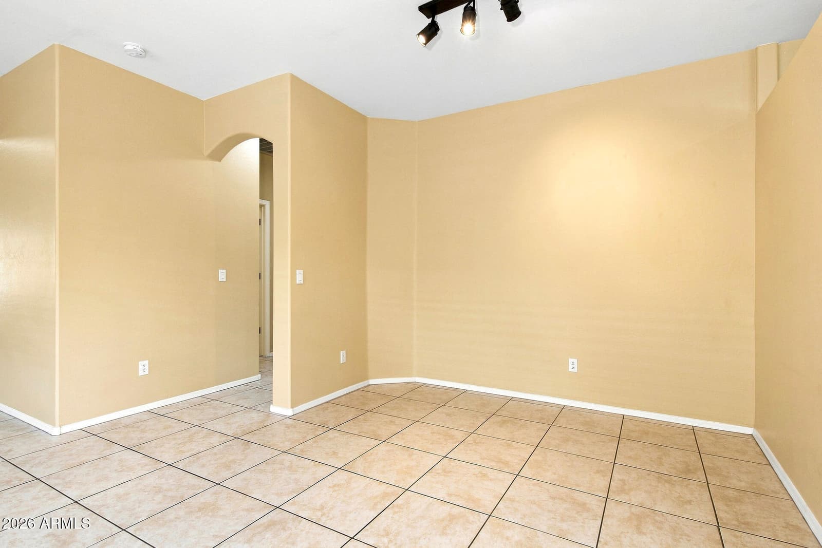 10233 W Parkway Drive, Tolleson, AZ 85353 — photo 5 of 21