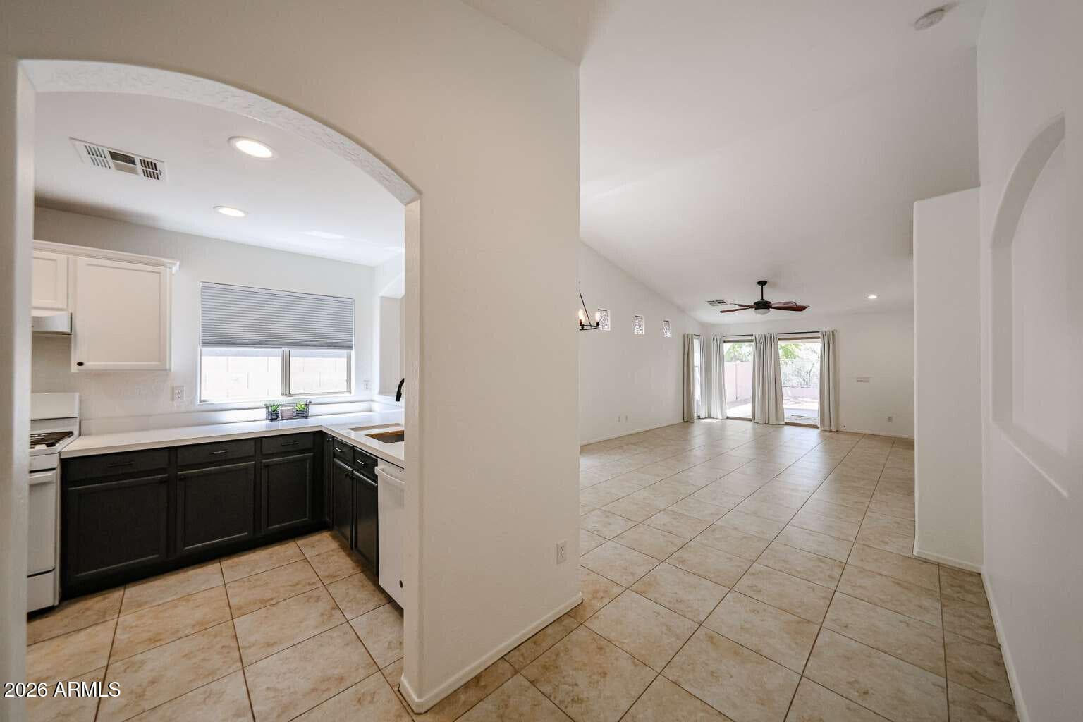 4746 E Woburn Lane, Cave Creek, AZ 85331 — photo 11 of 44