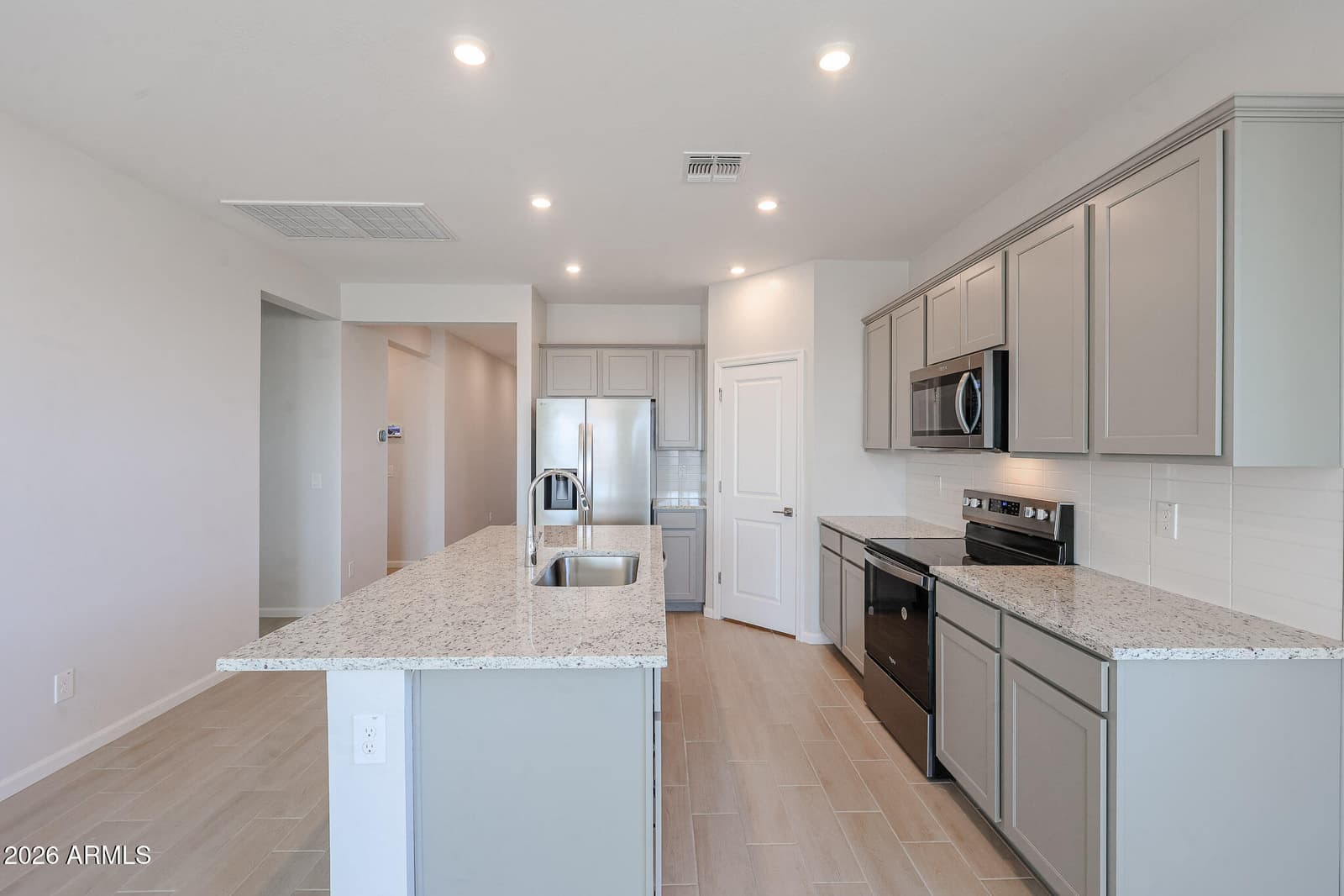 18276 W Sand Hills Drive, Surprise, AZ 85387 — photo 8 of 24