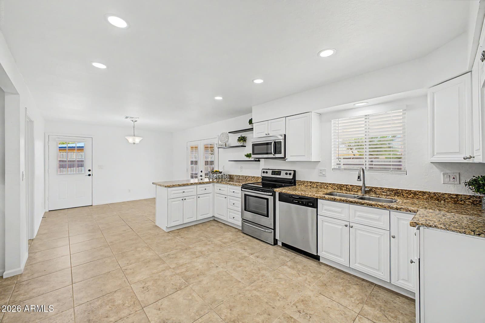 539 N 111th Place, Mesa, AZ 85207 — photo 9 of 28