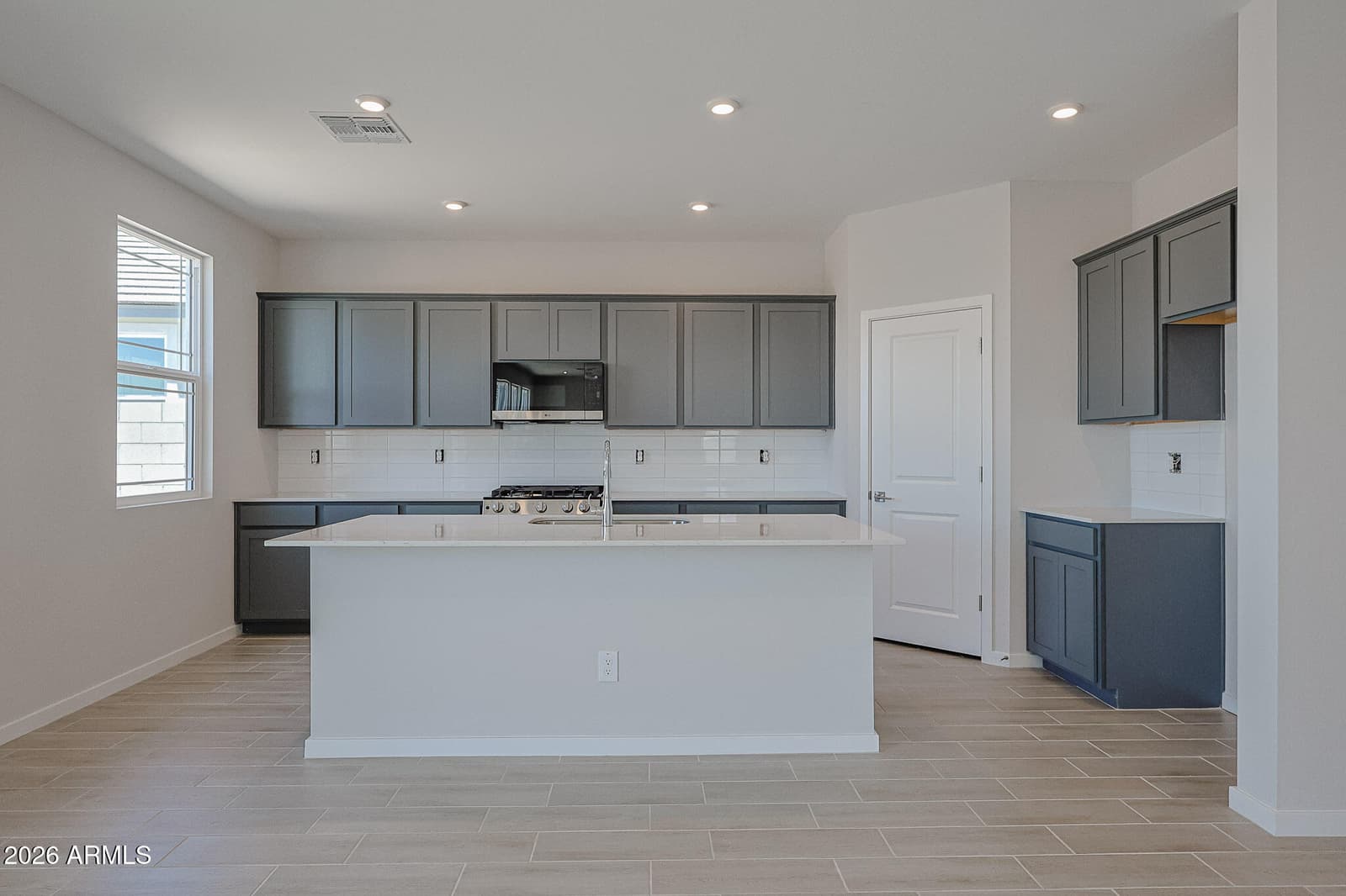 30117 W Oleander Way, Buckeye, AZ 85396 — photo 5 of 31