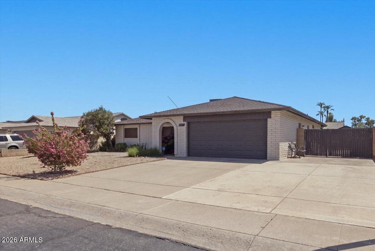 811 W Redfield Road W, Tempe, AZ 85283 — photo 4 of 29