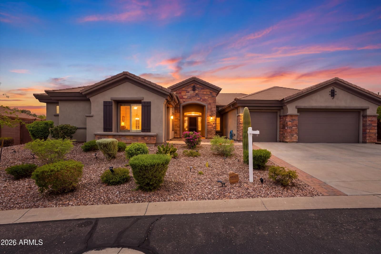 41722 N LA CANTERA Drive, Phoenix, AZ 85086