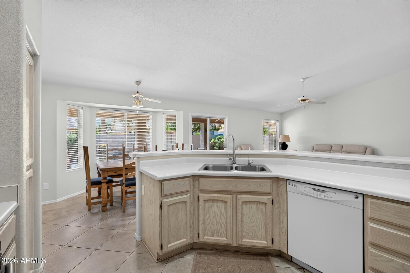 10209 E Coopers Hawk Drive, Sun Lakes, AZ 85248 — photo 13 of 44