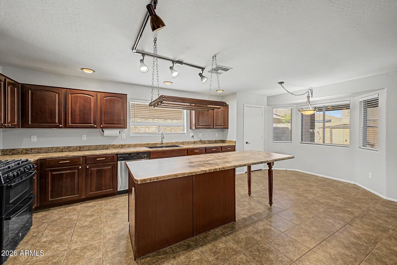 37947 N Luke Lane, San Tan Valley, AZ 85140 — photo 13 of 39
