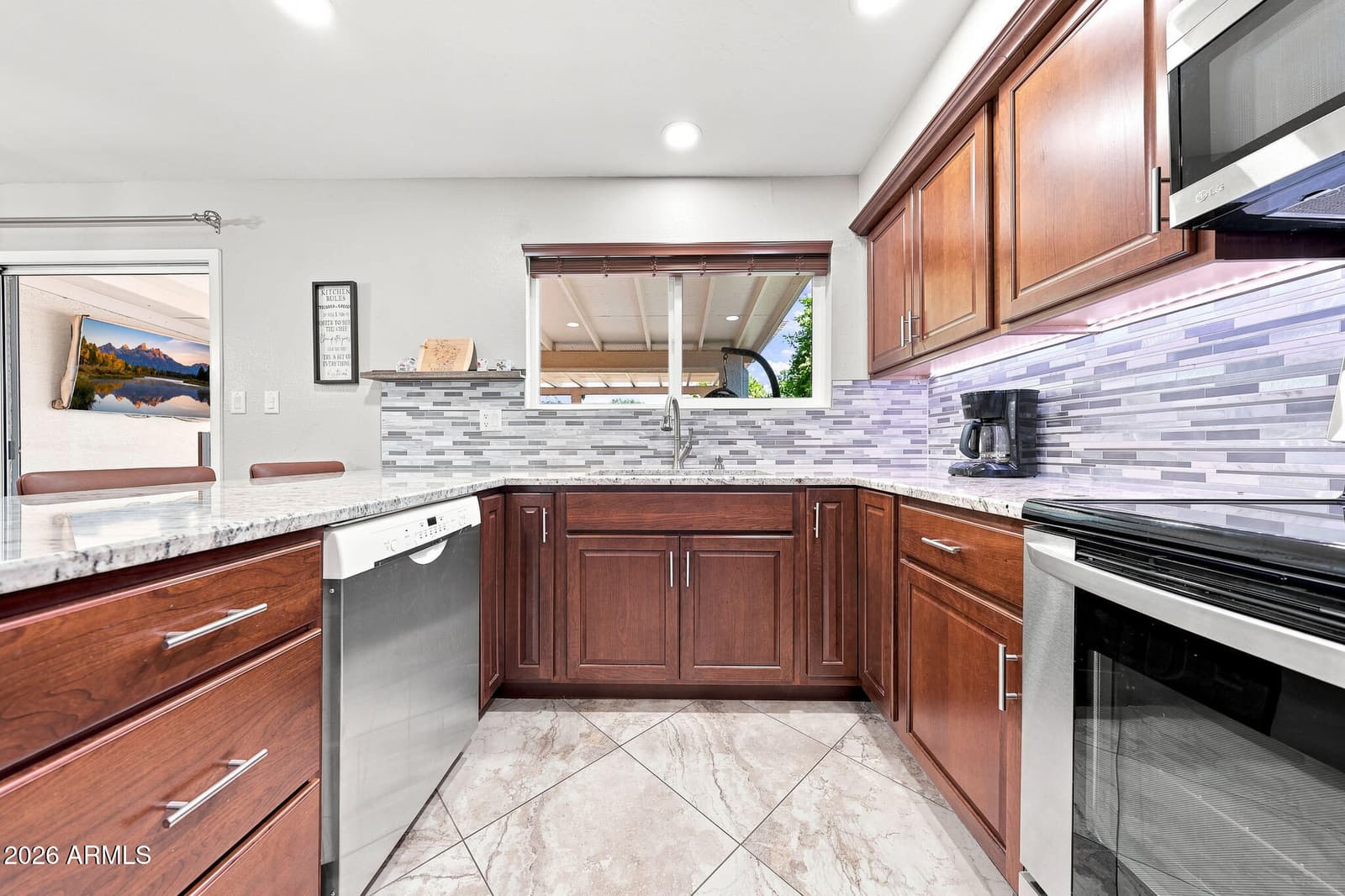 922 S Ember Circle, Mesa, AZ 85208 — photo 16 of 47