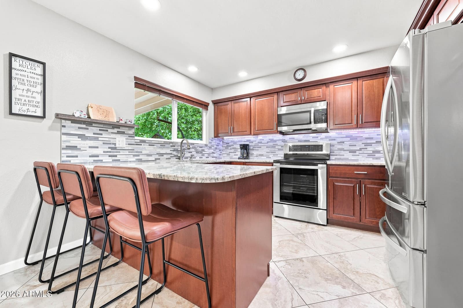 922 S Ember Circle, Mesa, AZ 85208 — photo 4 of 47
