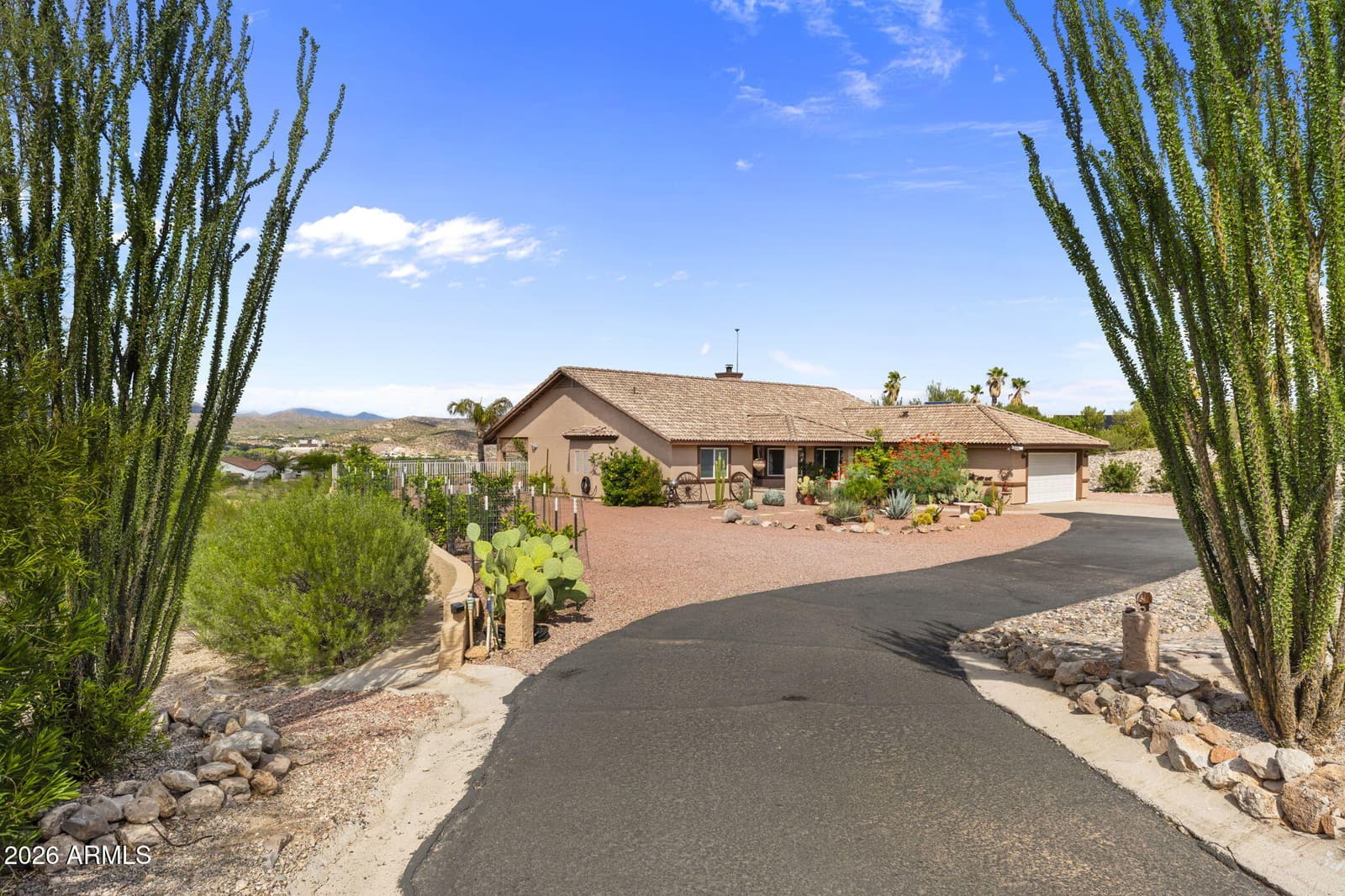 90 W Turtleback Lane, Wickenburg, AZ 85390 — photo 6 of 48