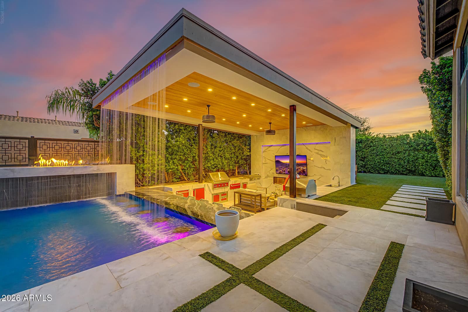 2581 E TURNBERRY Drive, Gilbert, AZ 85298