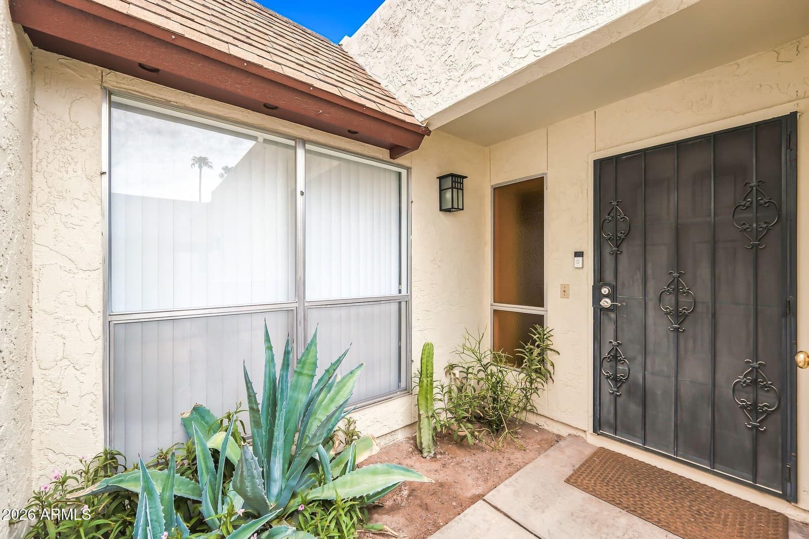 5205 S Hazelton Lane, Tempe, AZ 85283 — photo 3 of 47
