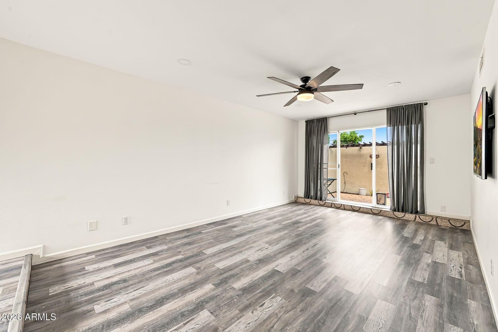 5205 S Hazelton Lane, Tempe, AZ 85283 — photo 7 of 47