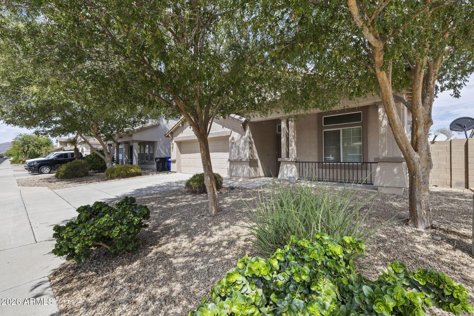 17440 W Caribbean Lane, Surprise, AZ 85388 — photo 3 of 36