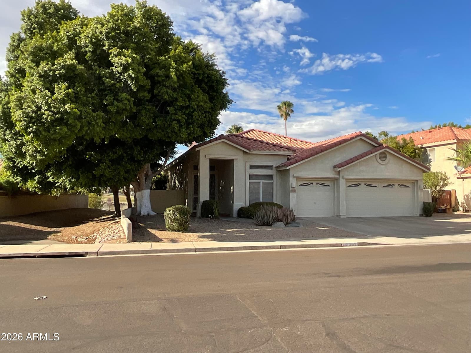 6062 W ABRAHAM Lane, Glendale, AZ 85308