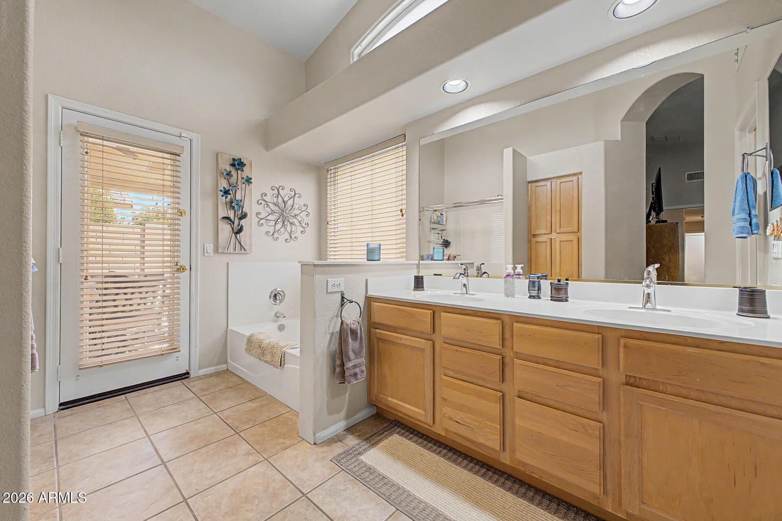 10233 W Daley Lane, Peoria, AZ 85383 — photo 20 of 40