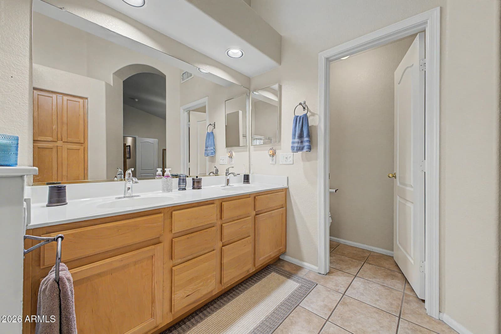 10233 W Daley Lane, Peoria, AZ 85383 — photo 21 of 40
