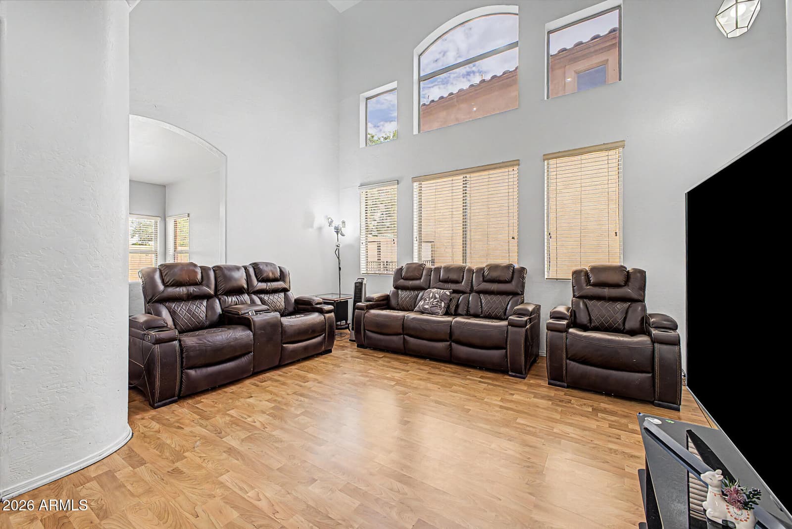 2053 N 106th Avenue, Avondale, AZ 85392 — photo 4 of 37