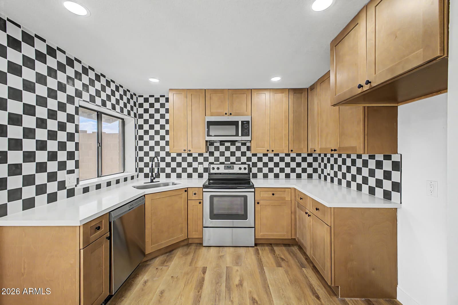 711 W Strahan Drive, Tempe, AZ 85283 — photo 8 of 28