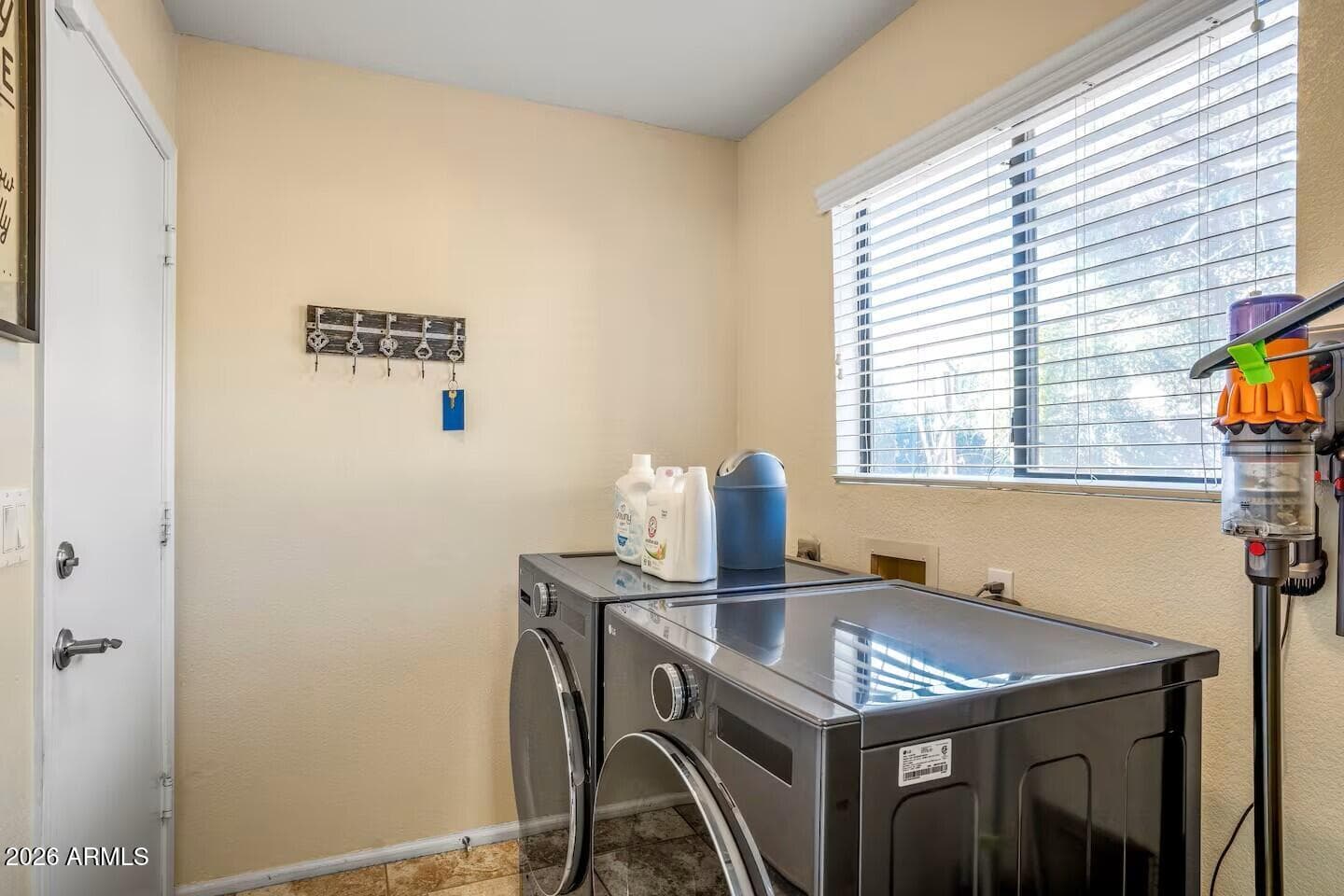 40 W Sarah Lane, Tempe, AZ 85284 — photo 8 of 19
