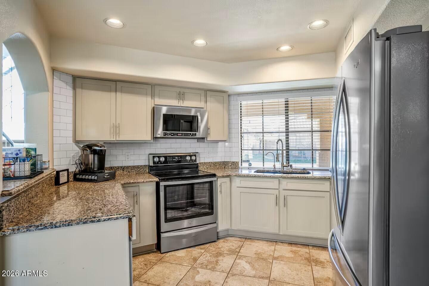 40 W Sarah Lane, Tempe, AZ 85284 — photo 5 of 19