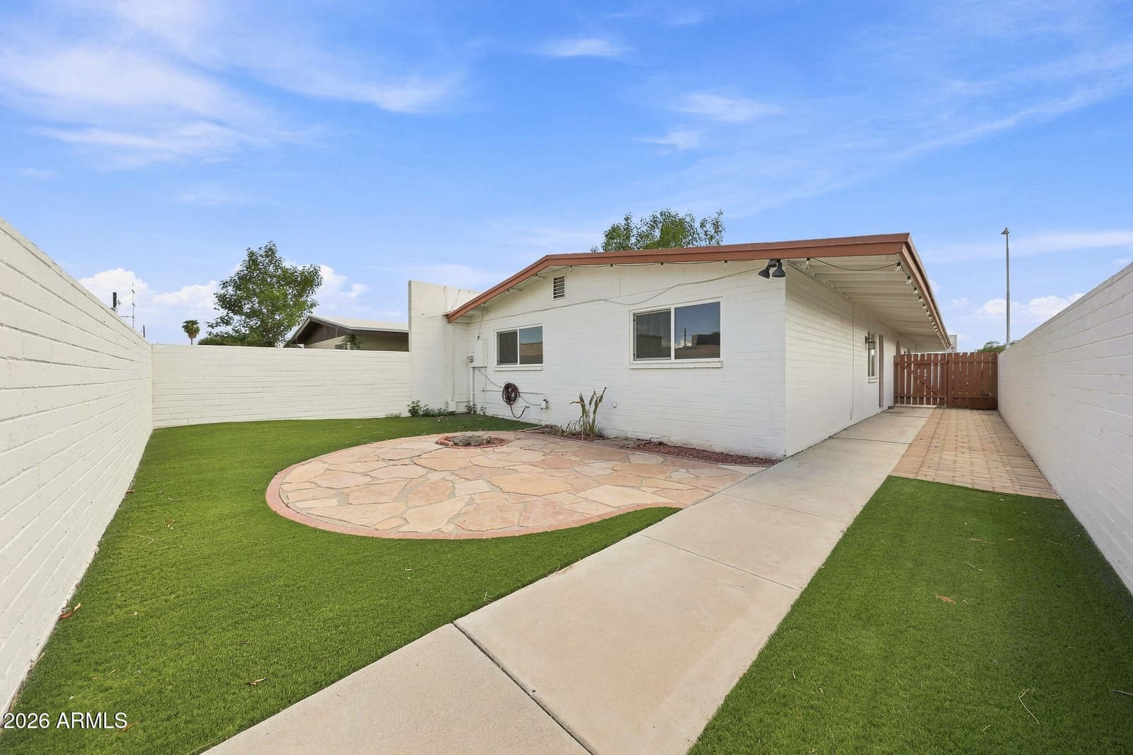 410 W Laguna Drive, Tempe, AZ 85282 — photo 5 of 34