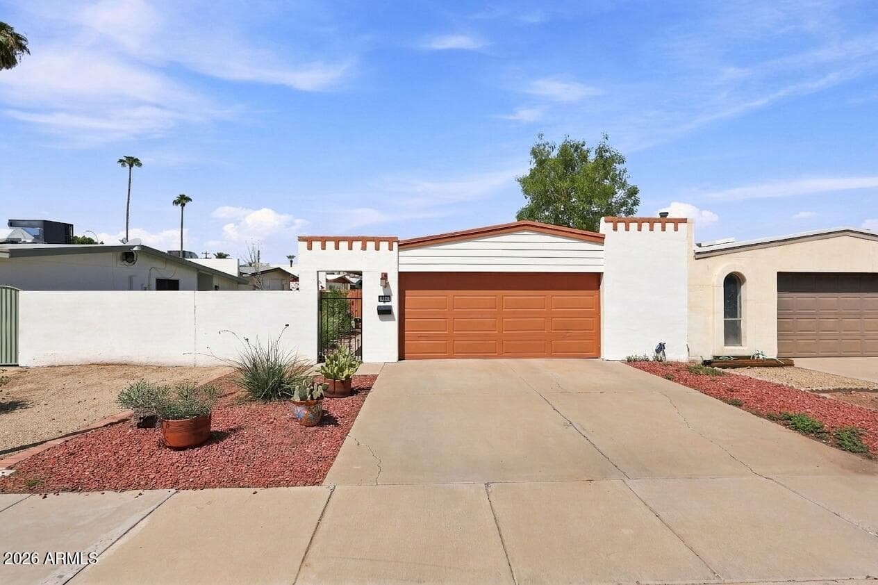 410 W Laguna Drive, Tempe, AZ 85282 — photo 7 of 34