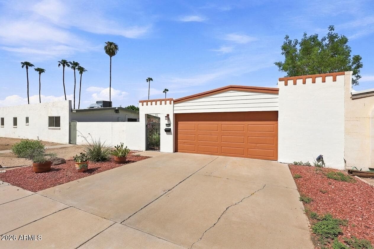410 W Laguna Drive, Tempe, AZ 85282 — photo 9 of 34