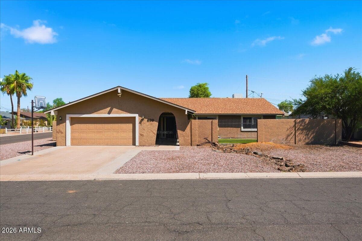 686 W 22ND Avenue, Apache Junction, AZ 85120